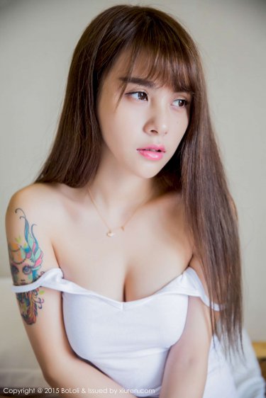 女朋友被窝里撒娇说要