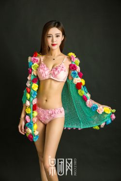 女人与狼拘配A片